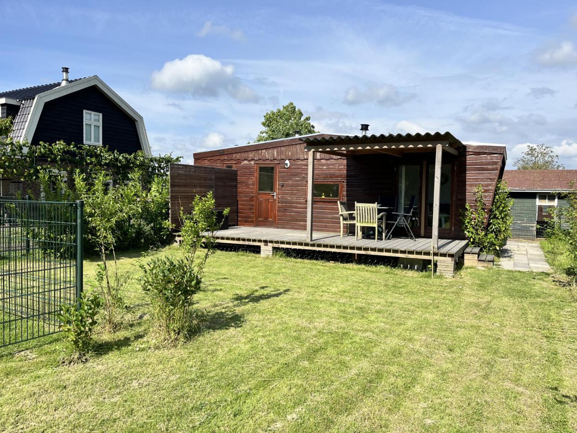 Vrijstaand Chalet Met Veel Buitenruimte En Veranda Zuid-Scharwoude Esterno foto